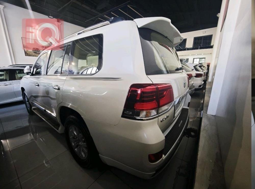 تويوتا لاندكروزر